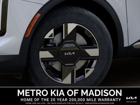 New 2026 Kia Sportage LX FWD image 9