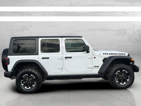 Used 2025 Jeep Wrangler Unlimited Rubicon image 4