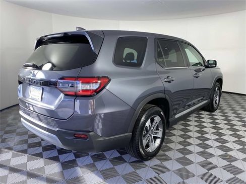 Used 2025 Honda Pilot EX-L image 9