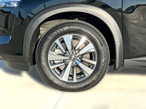 Used 2024 Nissan Pathfinder SL image 12