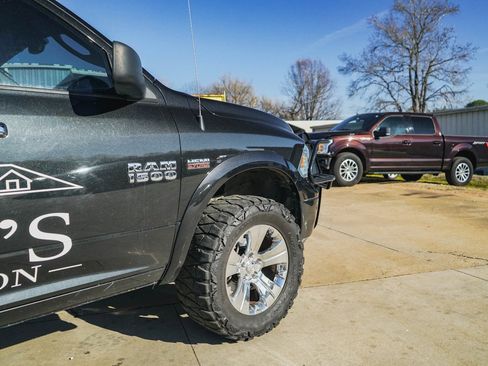 Used 2018 RAM 1500 Laramie image 28