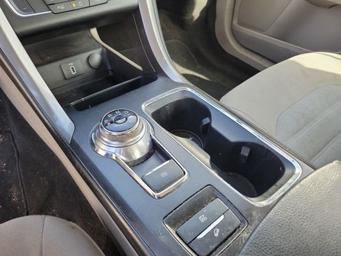 Used 2018 Ford Fusion SE FWD image 20