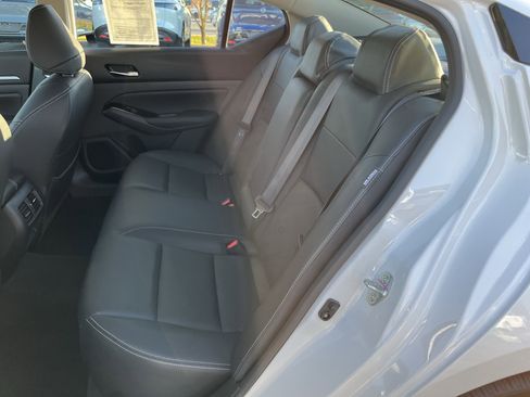 Used 2024 Nissan Altima 2.5 SL image 14