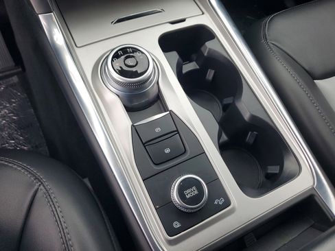 Used 2023 Ford Explorer XLT w/ Equipment Group 202A image 29