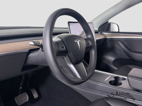 Used 2023 Tesla Model Y Long Range image 9