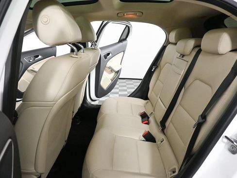 Certified 2020 Mercedes-Benz GLA 250 4MATIC image 20
