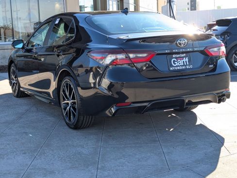 Used 2024 Toyota Camry SE image 8