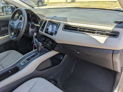 Used 2022 Honda HR-V LX image 16