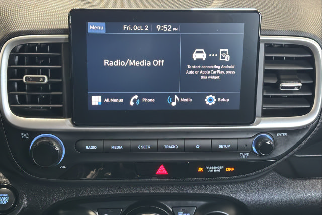 Certified 2024 Hyundai Venue SEL FWD image 15