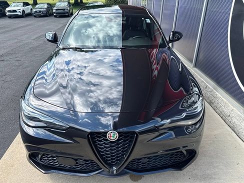 Used 2024 Alfa Romeo Giulia Veloce AWD/4WD image 9