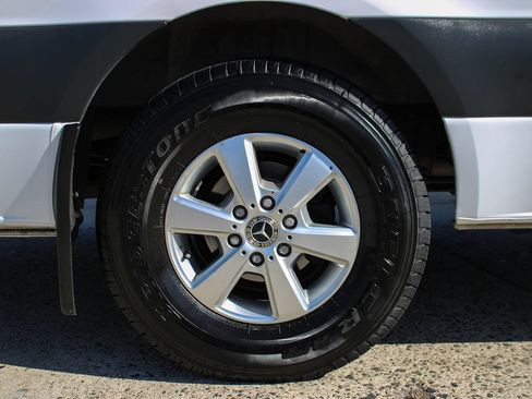 Used 2019 Mercedes-Benz Sprinter 2500 image 40