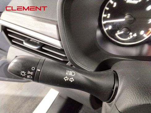 Used 2025 Nissan Altima 2.5 SV image 14