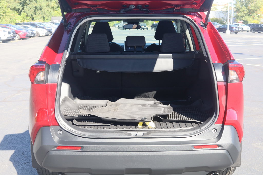 Used 2024 Toyota RAV4 LE AWD/4WD image 21