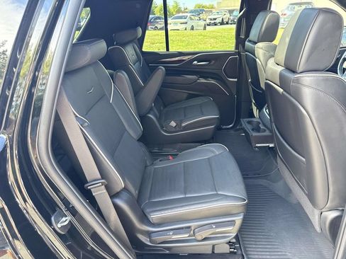 Used 2023 Cadillac Escalade Premium Luxury w/ Performance Package AWD/4WD image 11