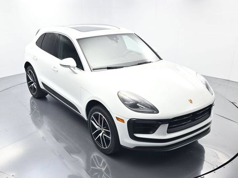 Certified 2023 Porsche Macan S AWD/4WD image 43