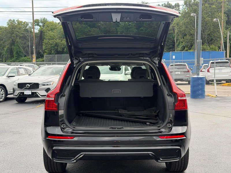 Certified 2025 Volvo XC60 B5 Plus AWD/4WD image 5