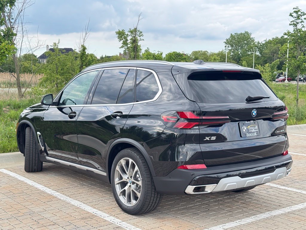 Used 2026 BMW X5 xDrive50e w/ Premium Package AWD/4WD image 4