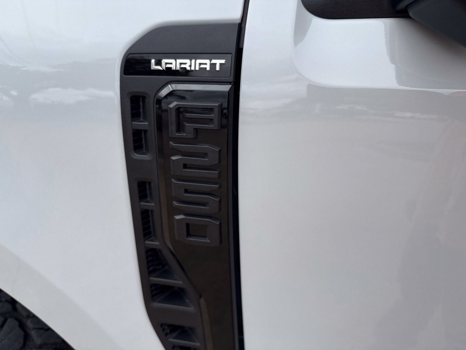 Used 2026 Ford F250 Lariat w/ Tremor Off-Road Package AWD/4WD image 13