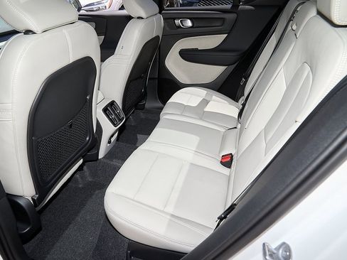 New 2025 Volvo XC40 B5 Plus w/ Protection Package Premier image 19