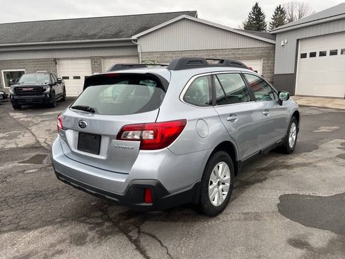 Used 2018 Subaru Outback 2.5i AWD/4WD image 5