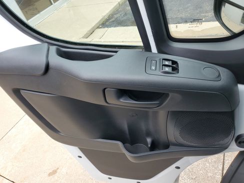 Used 2025 RAM ProMaster 2500 w/ Storage Group image 7