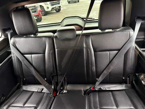 Used 2019 Ford Expedition XLT w/ Equipment Group 201A RWD image 16