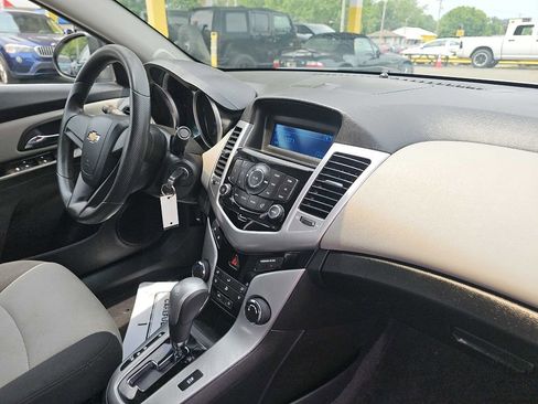Used 2011 Chevrolet Cruze LS FWD image 50
