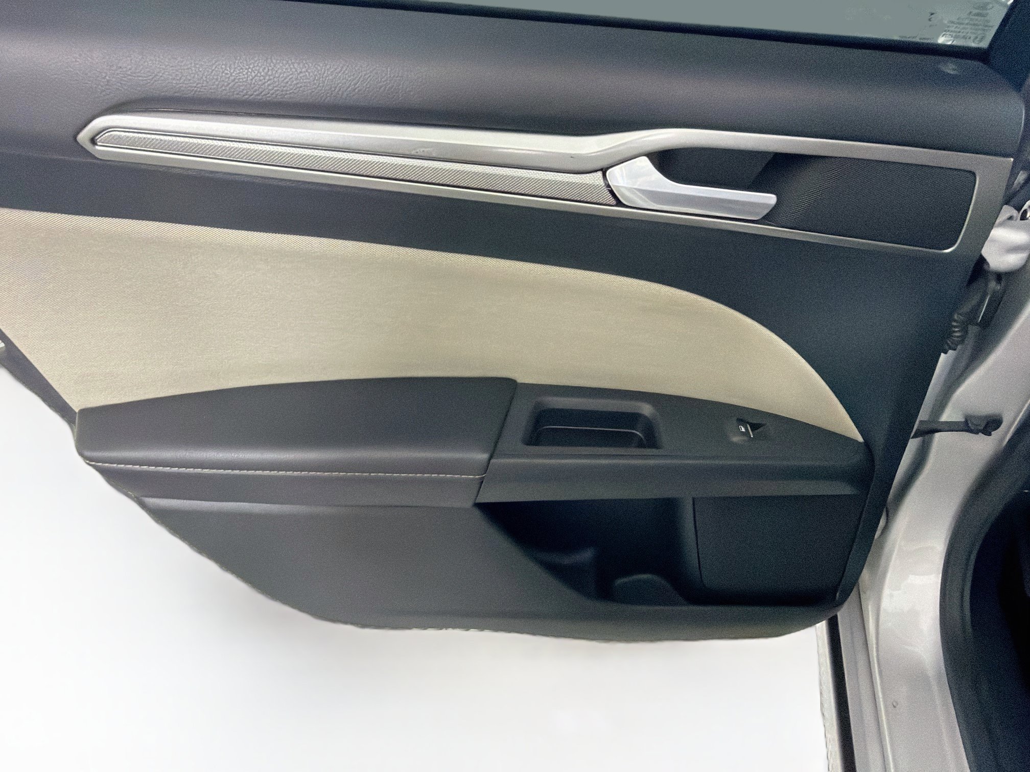 Used 2017 Ford Fusion S FWD image 24