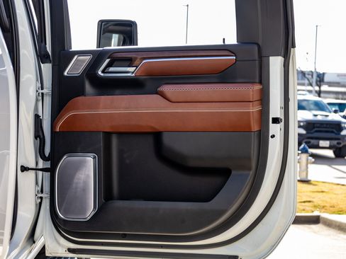 Used 2024 GMC Sierra 2500 Denali Ultimate image 36