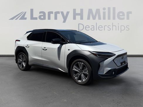 Used 2023 Subaru Solterra AWD image 7