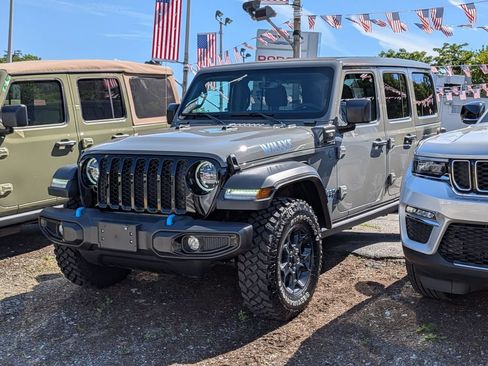 Used 2023 Jeep Wrangler Unlimited w/ Sun & Screen Package AWD/4WD image 1
