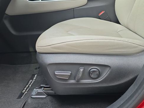 Used 2024 Toyota Grand Highlander FWD image 31