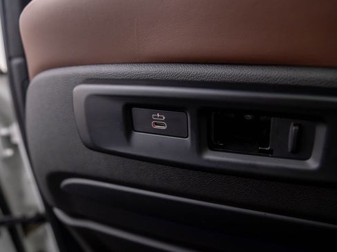 Used 2020 BMW X5 M50i w/ Executive Package image 20