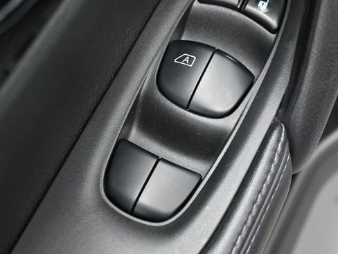 Used 2017 Nissan Rogue Sport SV w/ SV Premium Package image 13