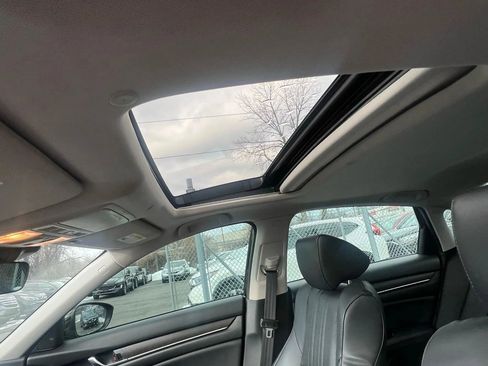 Used 2018 Honda Accord Touring image 25