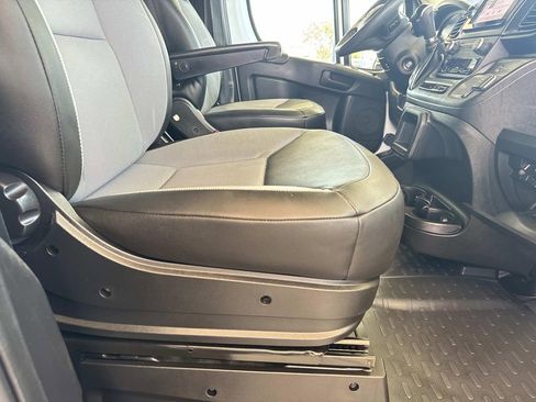 Used 2023 RAM ProMaster 2500 FWD image 13
