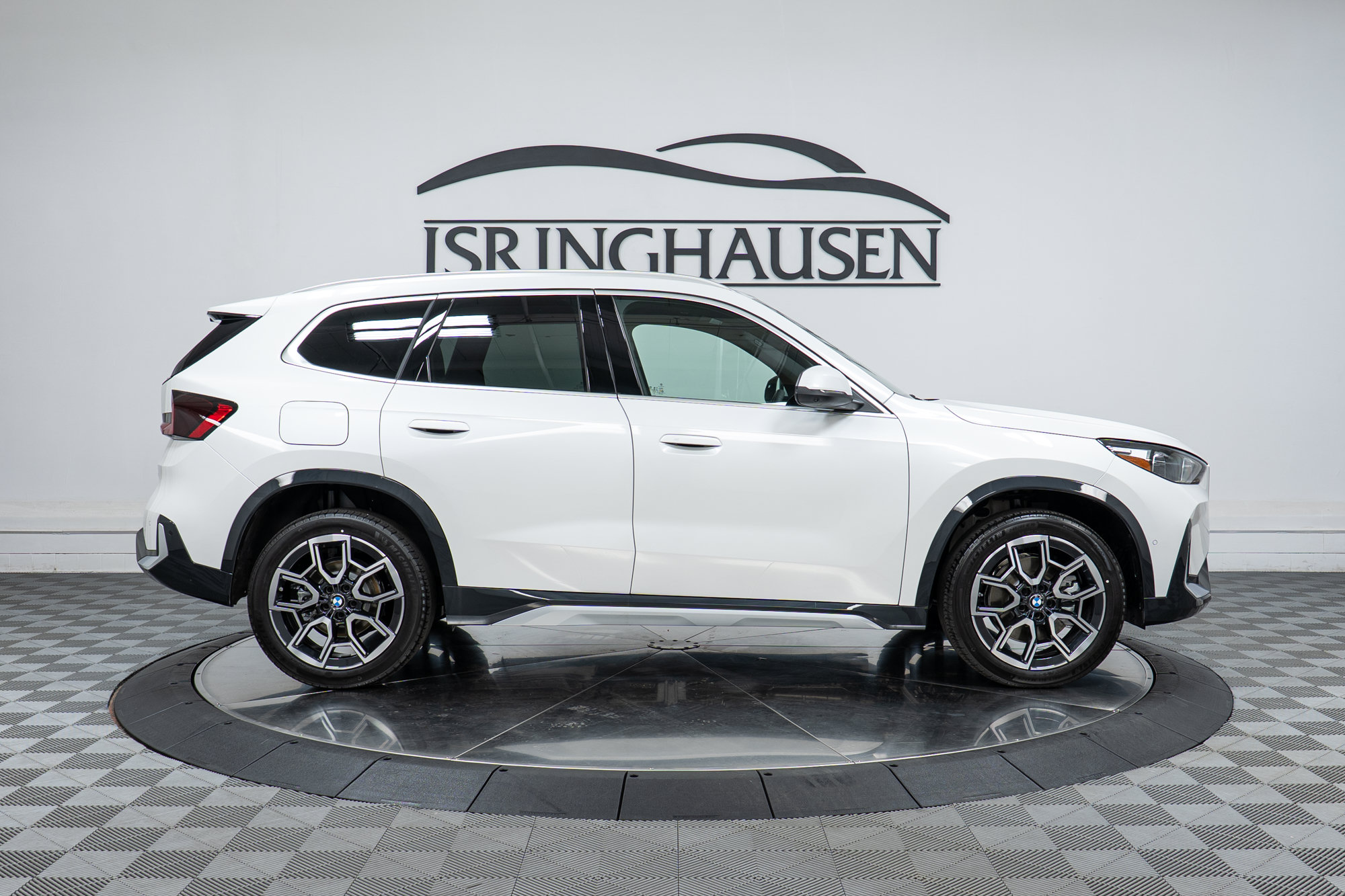Used 2026 BMW X1 xDrive28i w/ Technology Package AWD/4WD image 4