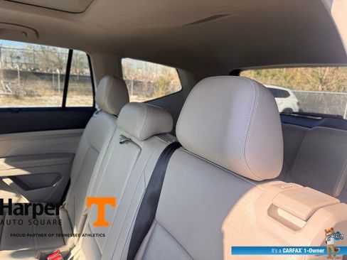 Used 2023 Volkswagen Atlas SE w/ Panoramic Sunroof Package image 9