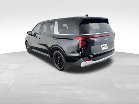 Certified 2025 Kia Carnival FWD image 9