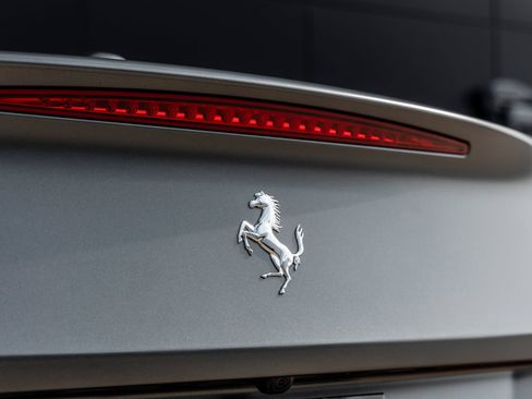 Used 2016 Ferrari California T RWD image 15