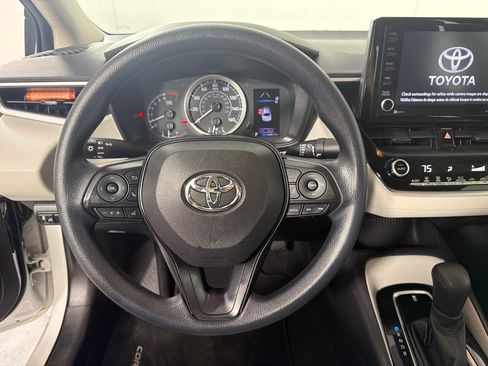 Used 2022 Toyota Corolla LE FWD image 14