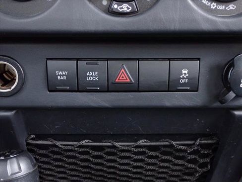 Used 2010 Jeep Wrangler Unlimited Rubicon AWD/4WD image 18