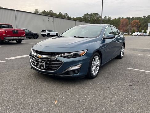 Used 2024 Chevrolet Malibu LT image 2