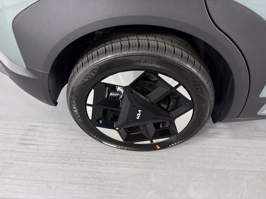 New 2027 Kia Seltos S FWD image 11