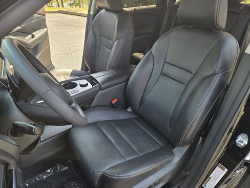 Used 2023 Nissan Rogue SL w/ SL Premium Package image 18