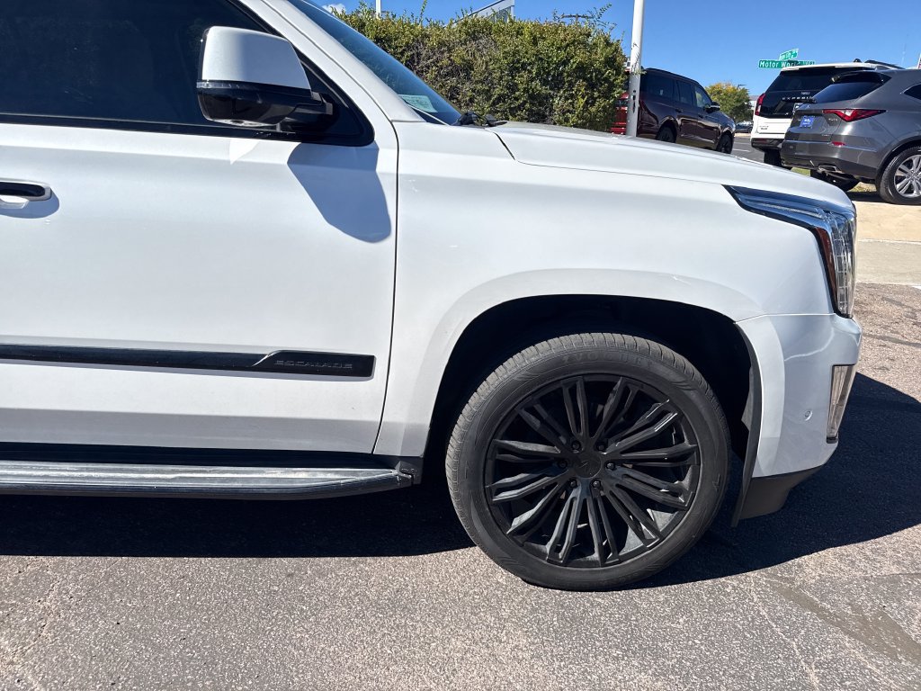 Used 2019 Cadillac Escalade Luxury RWD image 36