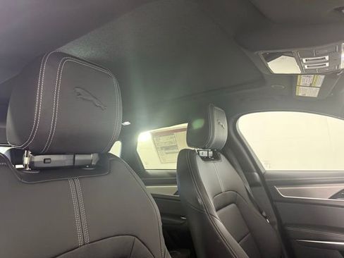 Used 2025 Jaguar F-PACE R-Dynamic S image 35