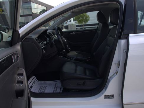 Used 2017 Volkswagen Jetta SEL image 23