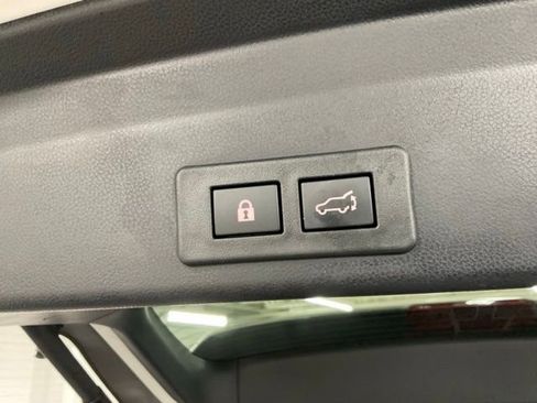 Used 2024 Subaru Ascent Limited w/ Technology Package AWD/4WD image 10