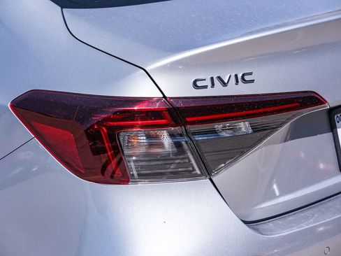 Used 2025 Honda Civic Sport Touring image 7